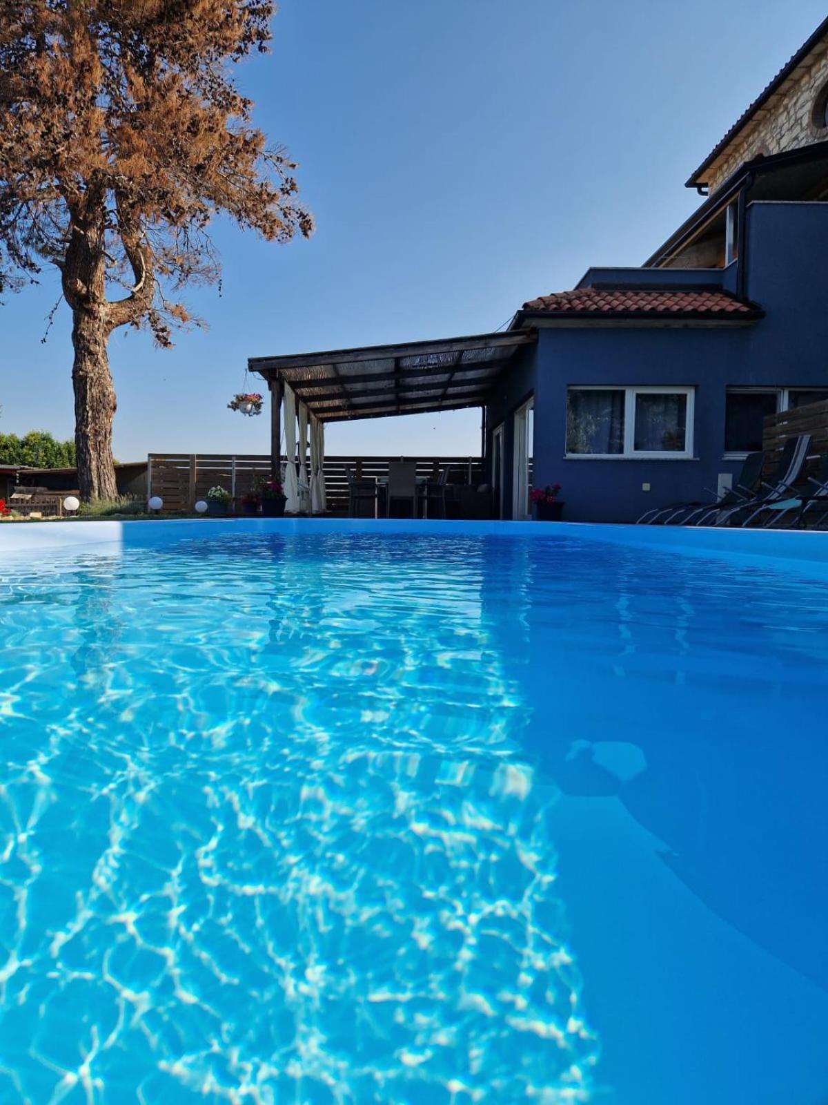 Villa Makale Umag Buitenkant foto